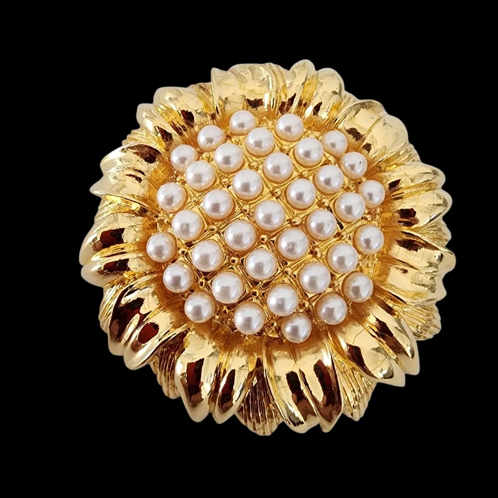 Vintage Mod Brooch Pin Pendant sunflower pearls signed MOD  A0253